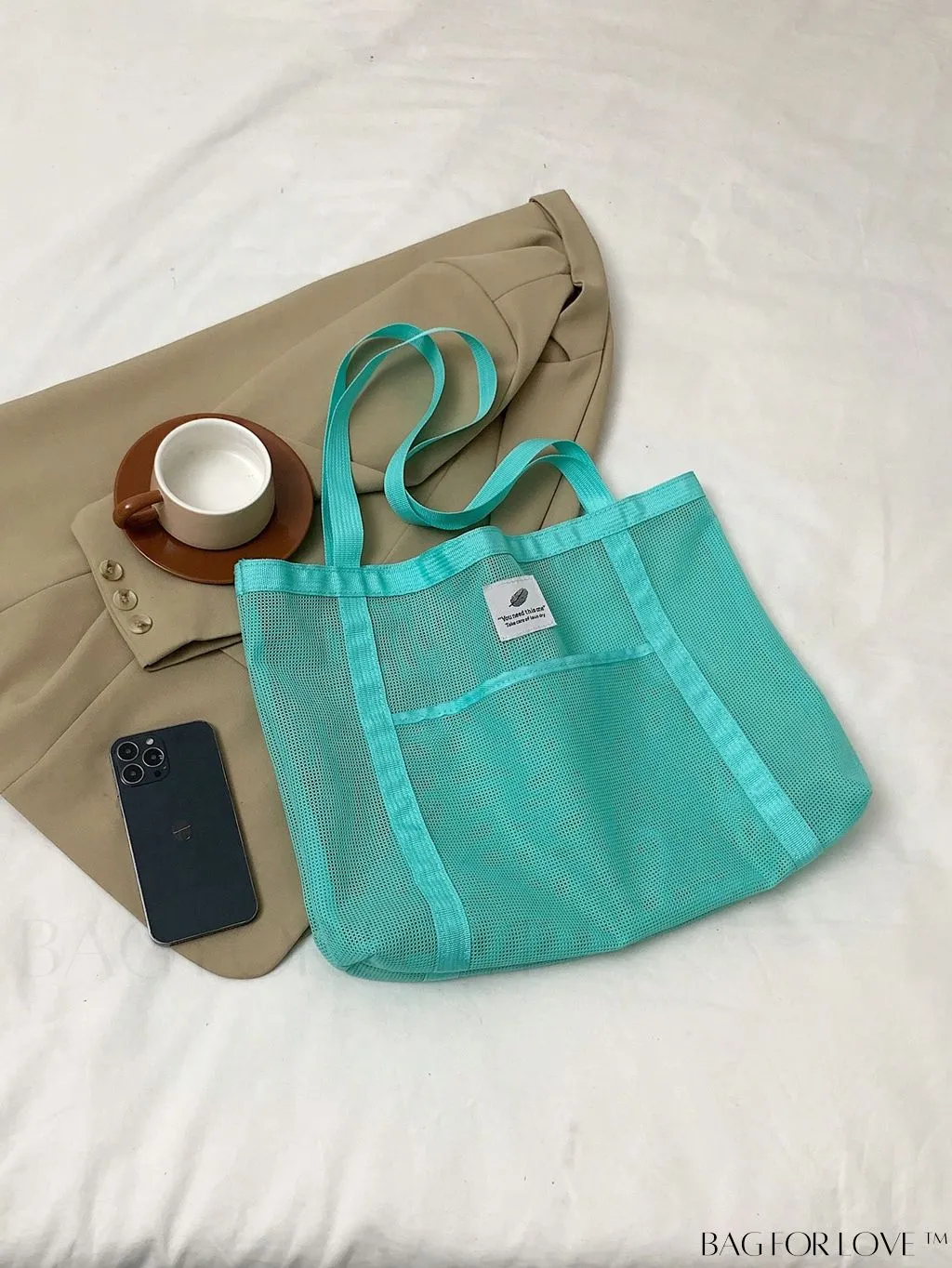 BagForLove - Large Mesh Beach Bag with Letter Patch Decoration, Ideal for Sun and Sand