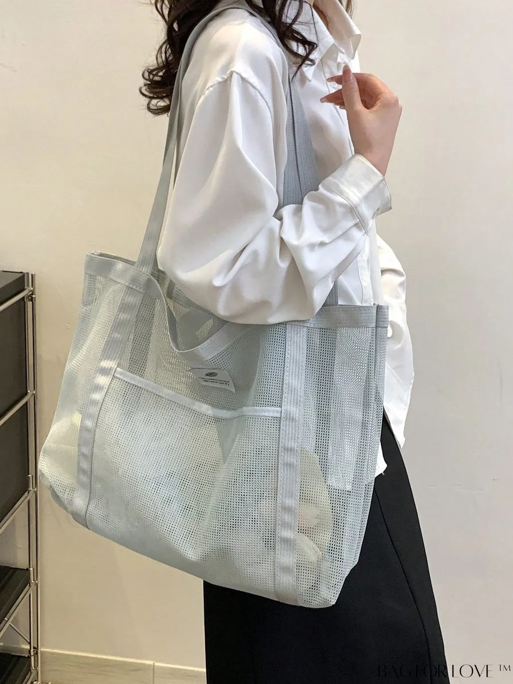BagForLove - Large Mesh Beach Bag with Letter Patch Decoration, Ideal for Sun and Sand