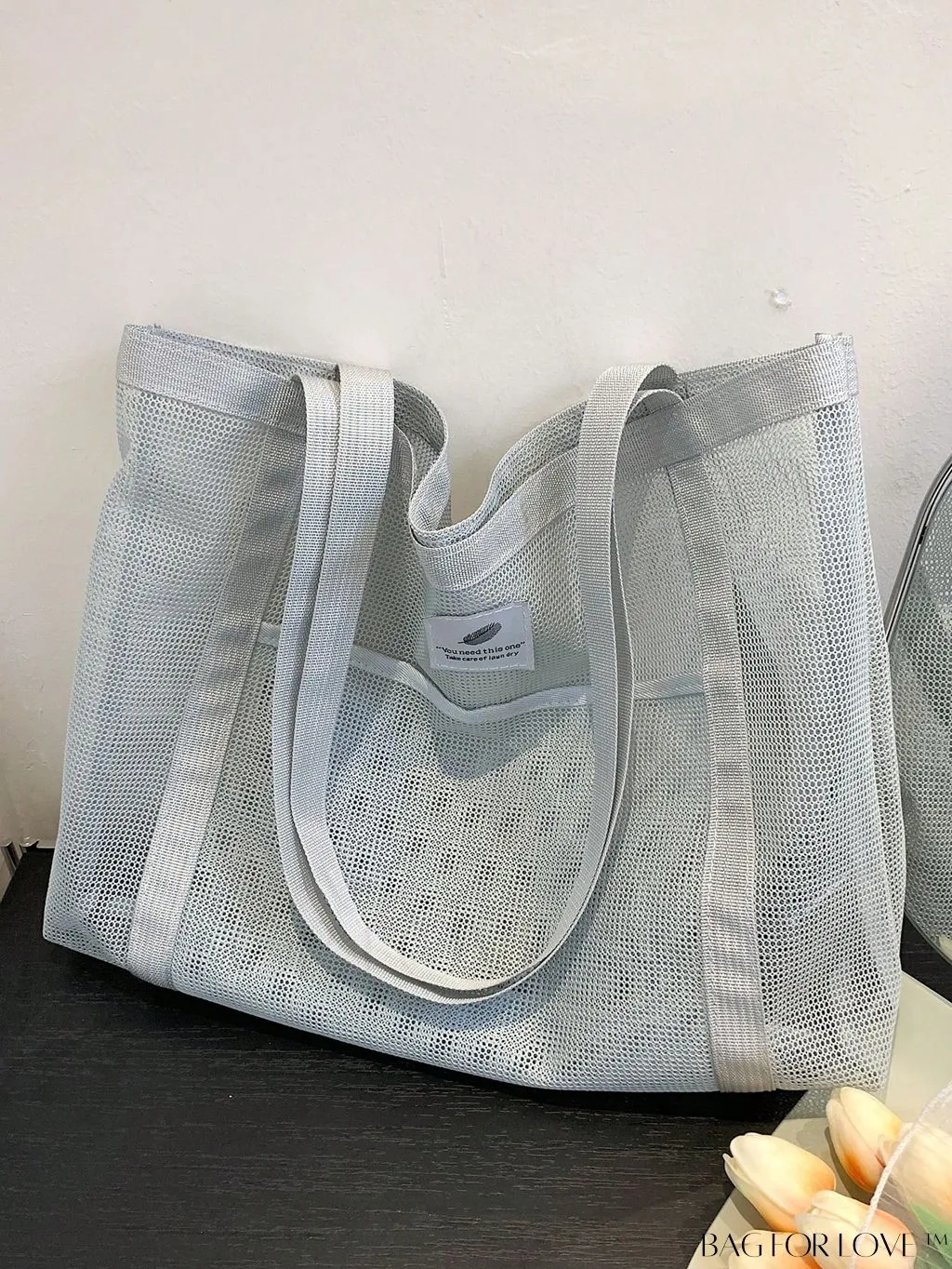 BagForLove - Large Mesh Beach Bag with Letter Patch Decoration, Ideal for Sun and Sand