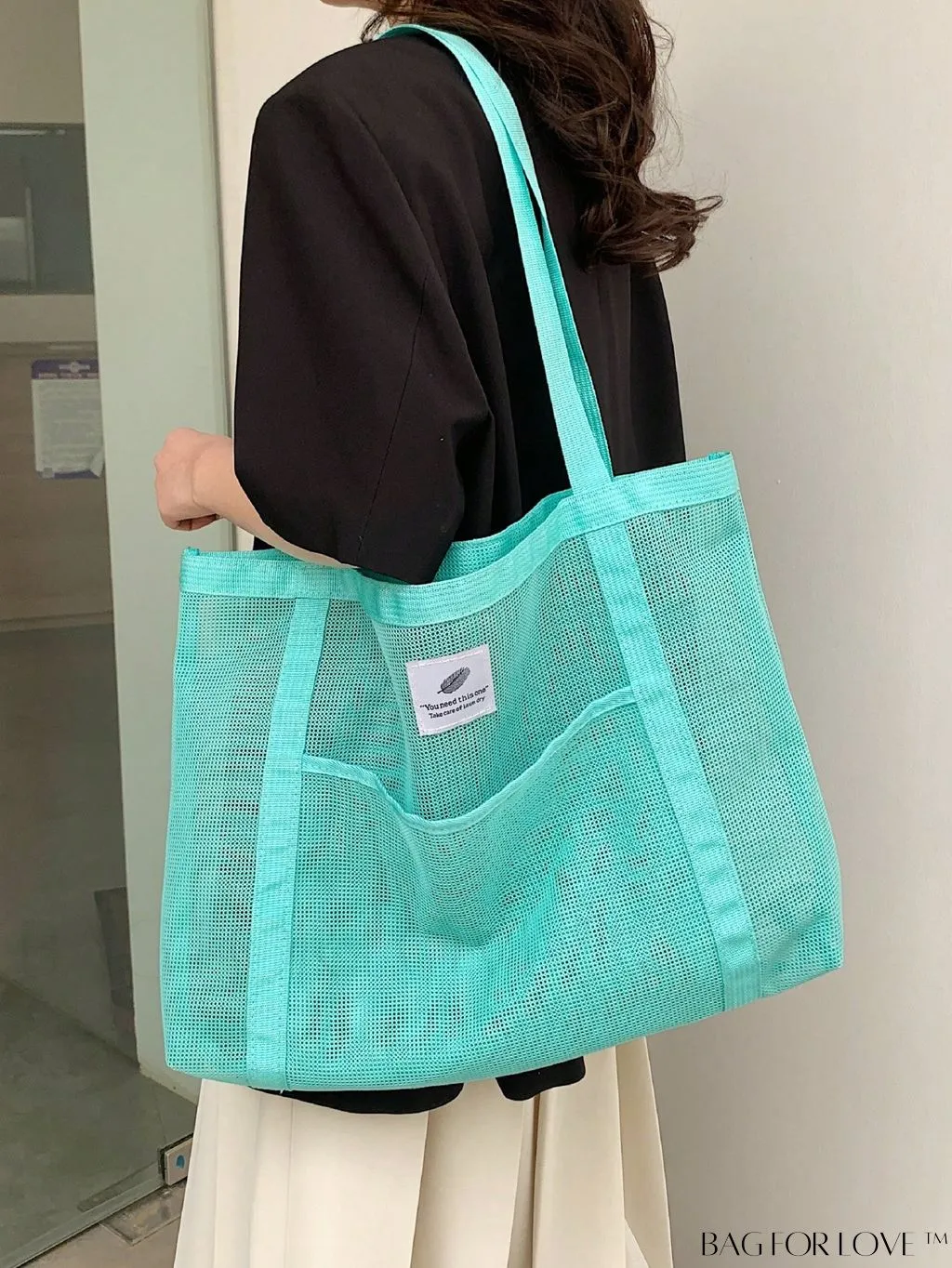 BagForLove - Large Mesh Beach Bag with Letter Patch Decoration, Ideal for Sun and Sand