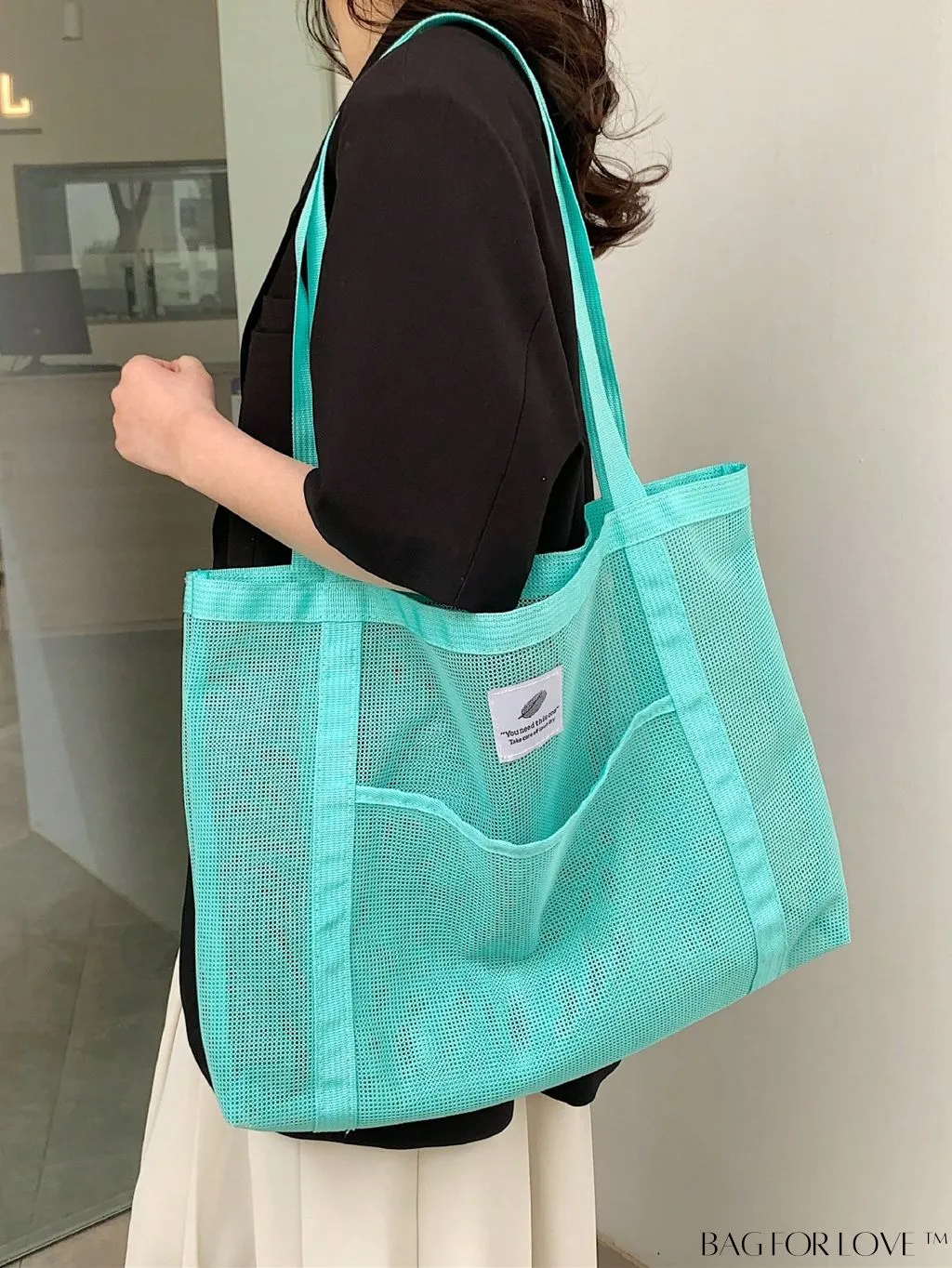 BagForLove - Large Mesh Beach Bag with Letter Patch Decoration, Ideal for Sun and Sand
