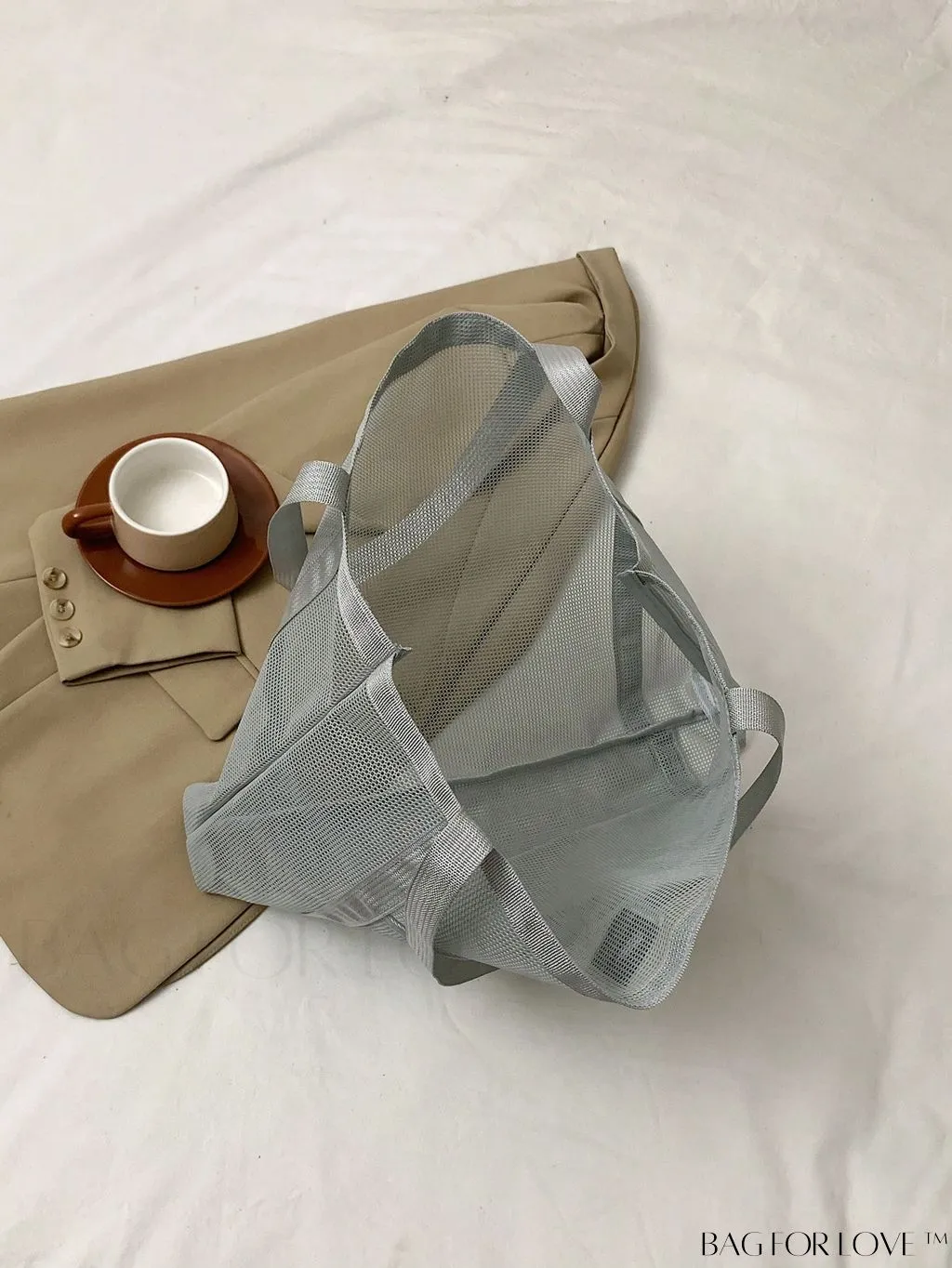 BagForLove - Large Mesh Beach Bag with Letter Patch Decoration, Ideal for Sun and Sand