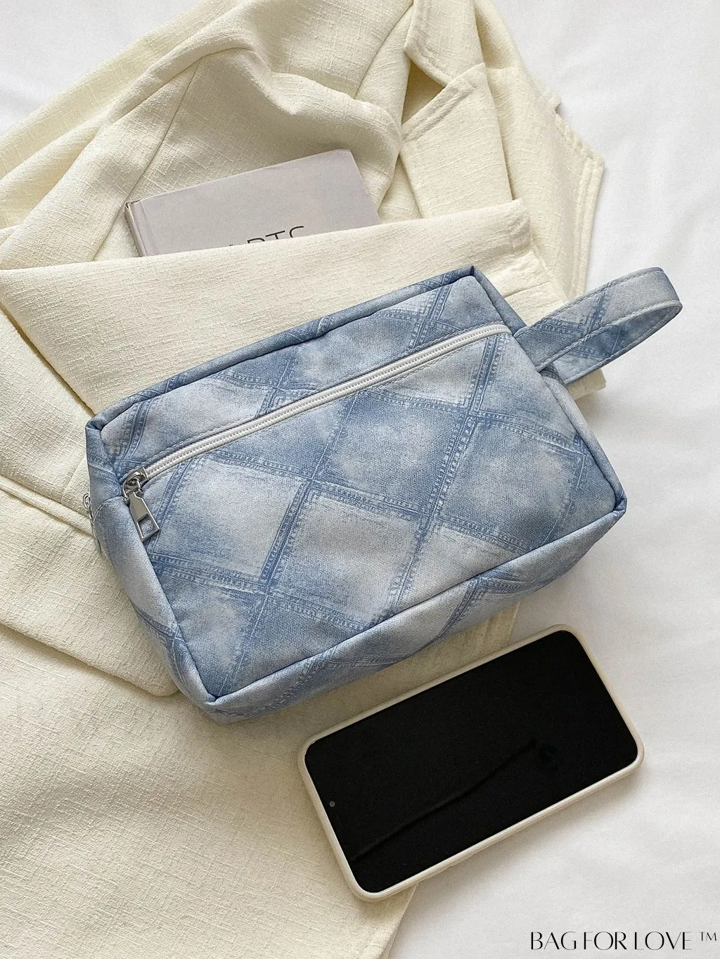 BagForLove - Stylish Geometric Contrast Clutch: A Fashionable Must-Have