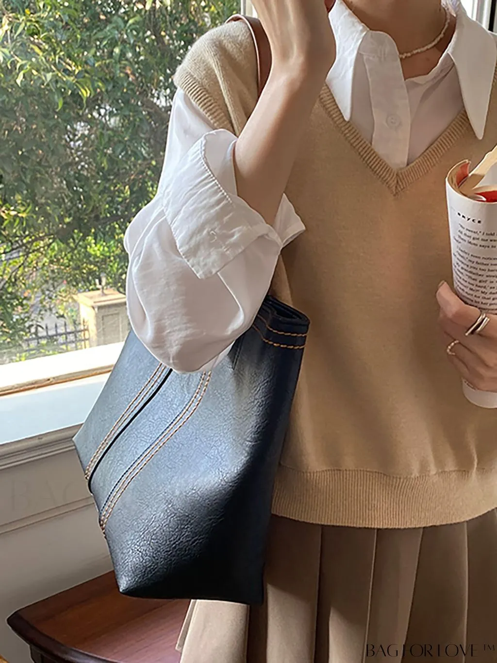 BagForLove - Stylish Oversized Tote - Maximized Storage for Fashionable Individuals