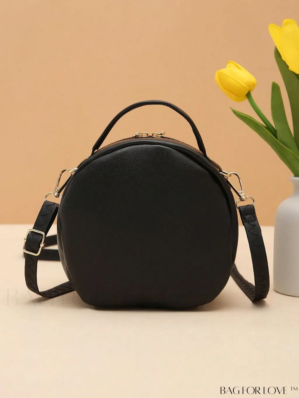 BagForLove - Swan-Embellished Metallic Fashion Handbag with Exquisite Stitching