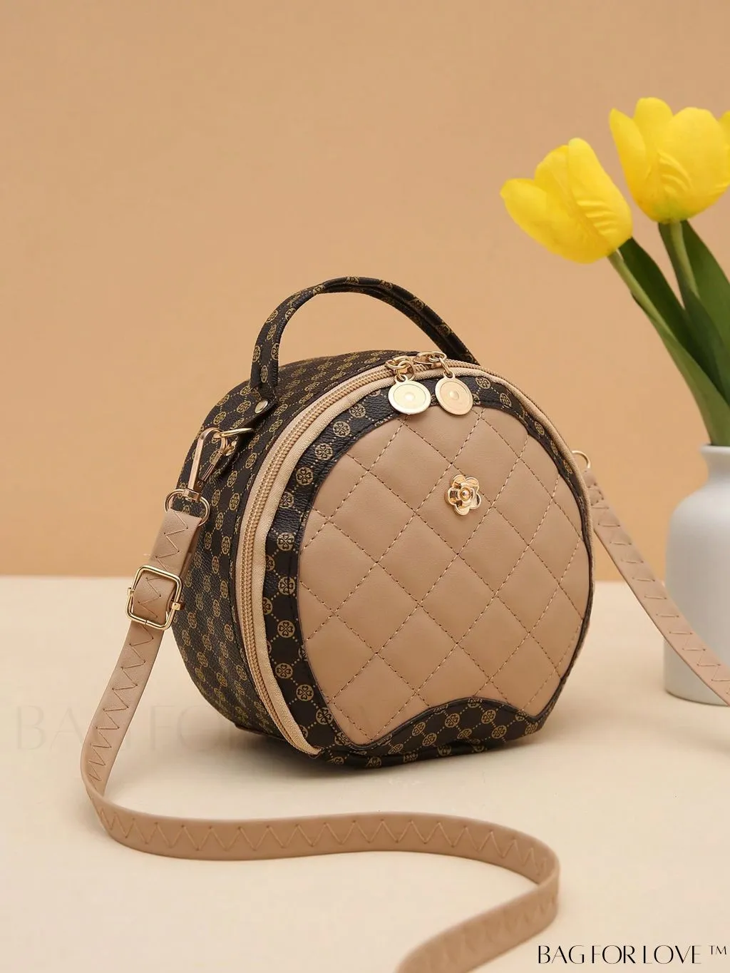 BagForLove - Swan-Embellished Metallic Fashion Handbag with Exquisite Stitching