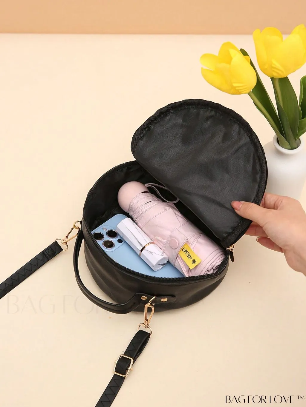BagForLove - Swan-Embellished Metallic Fashion Handbag with Exquisite Stitching