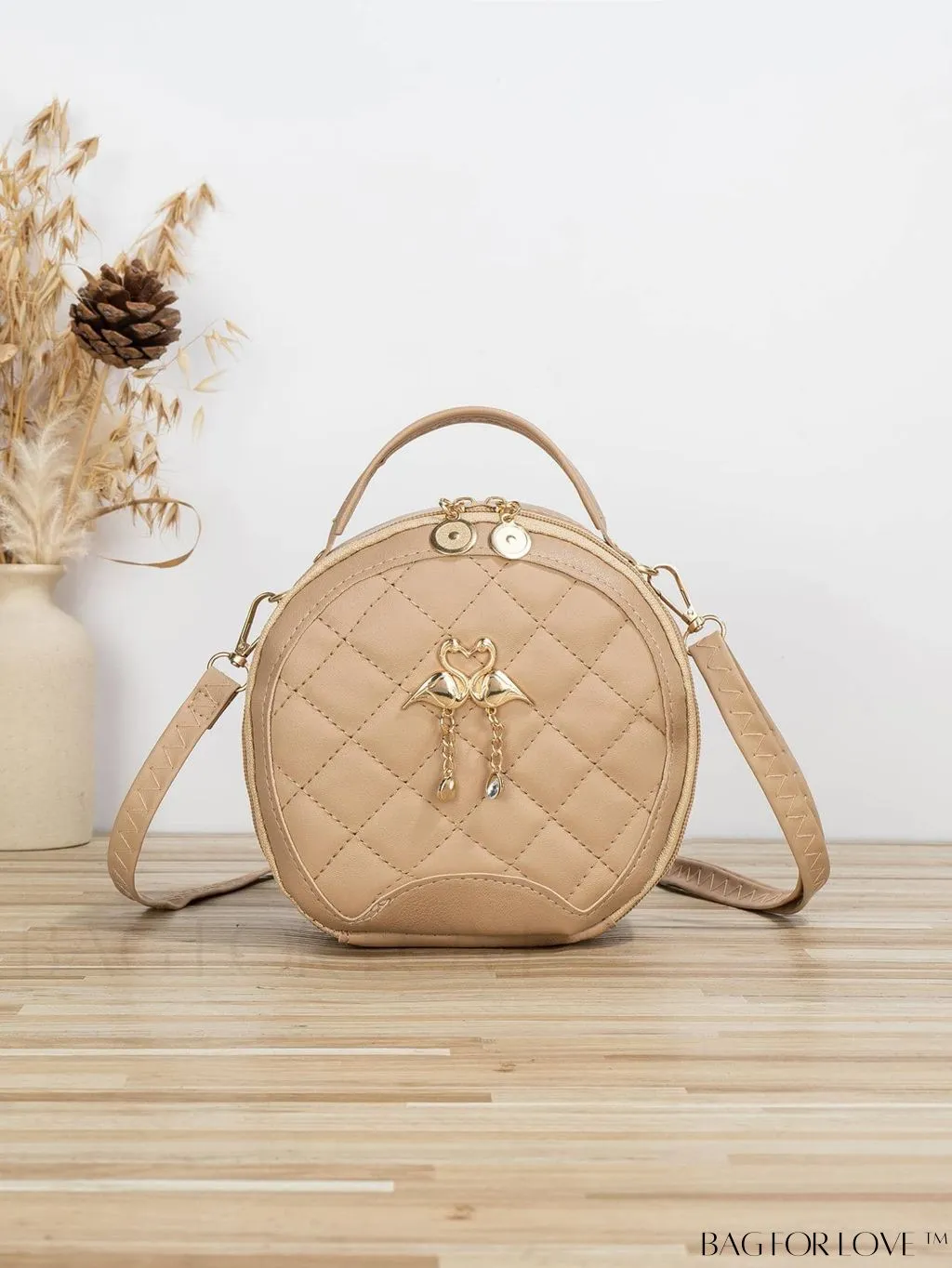 BagForLove - Swan-Embellished Metallic Fashion Handbag with Exquisite Stitching