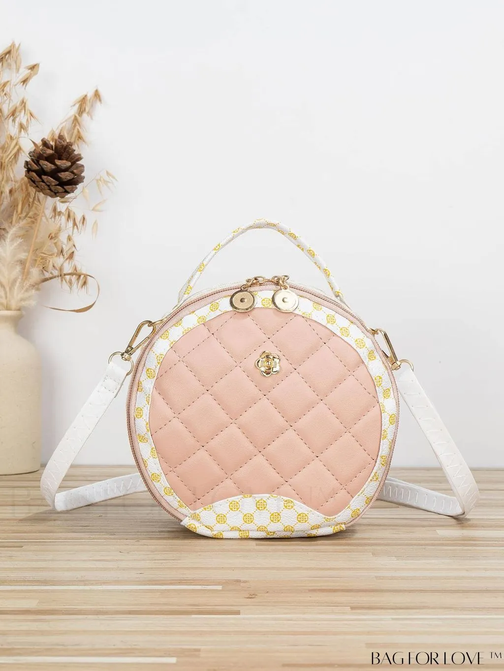 BagForLove - Swan-Embellished Metallic Fashion Handbag with Exquisite Stitching