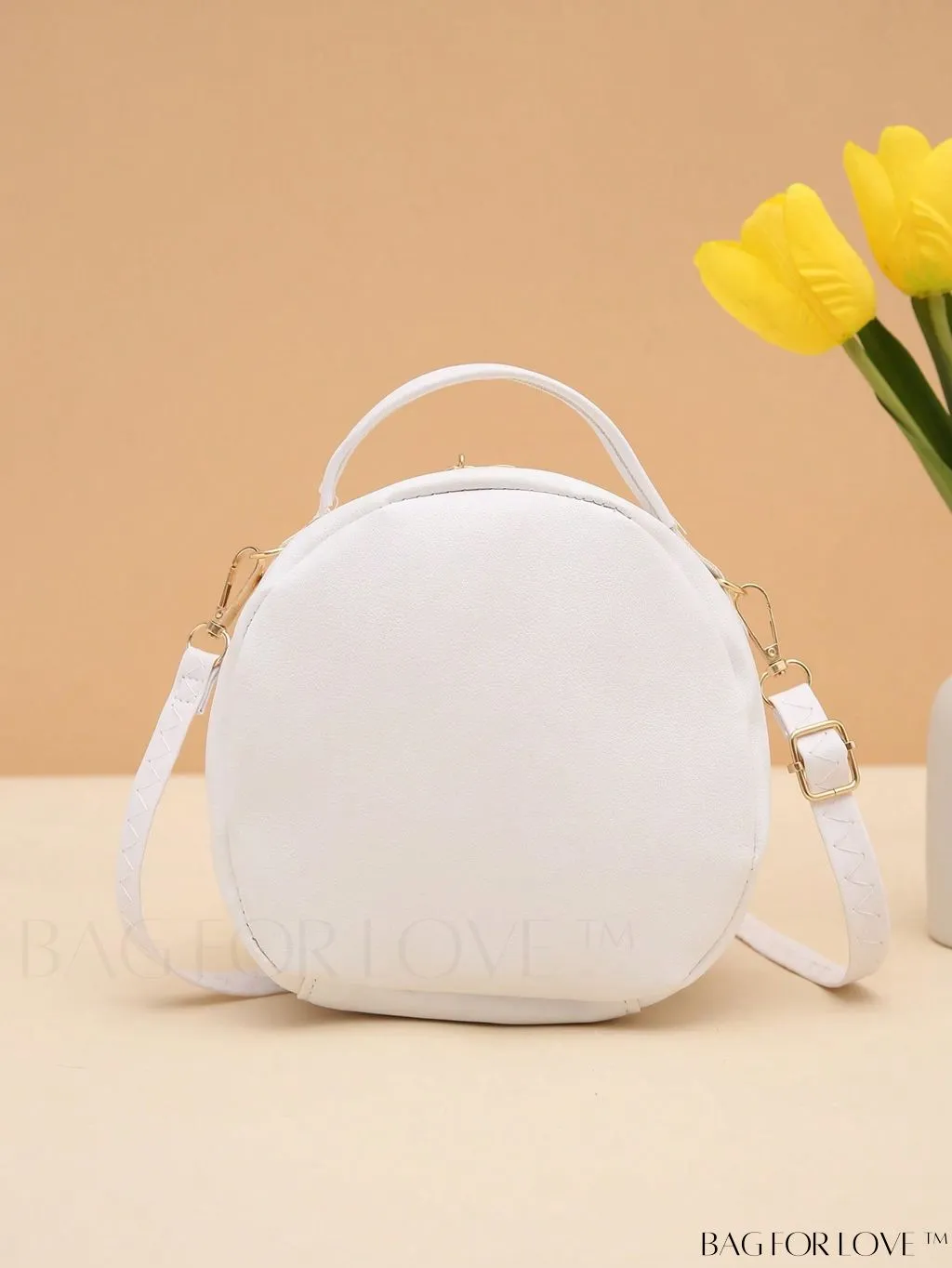 BagForLove - Swan-Embellished Metallic Fashion Handbag with Exquisite Stitching