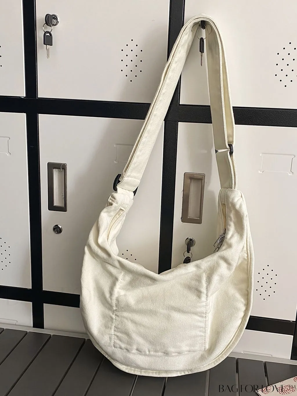 BagForLove - Unisex Shoulder Bag: Large Capacity, Solid Color, and Designed for Women