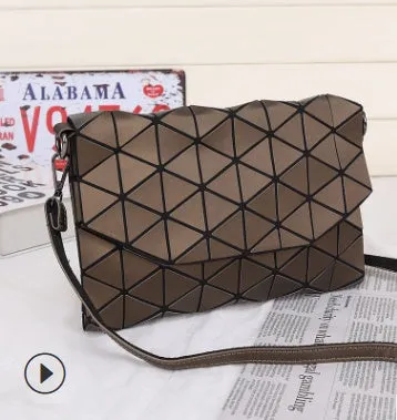 Esme – 3D Geometric Crossbody Bag with Magnetic Closure