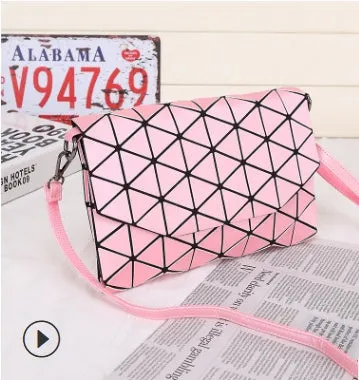 Esme – 3D Geometric Crossbody Bag with Magnetic Closure