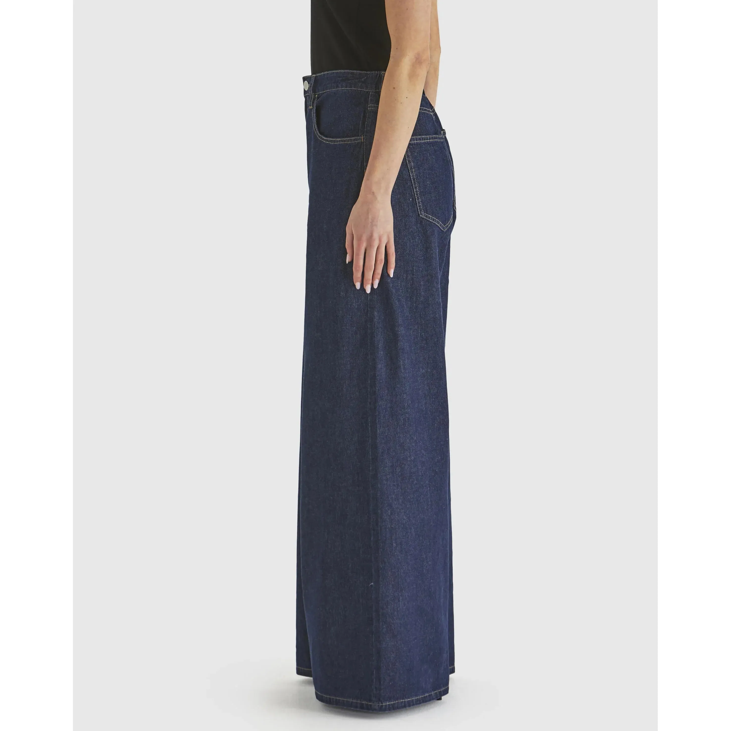 FATE & BECKER | SOARING JEAN