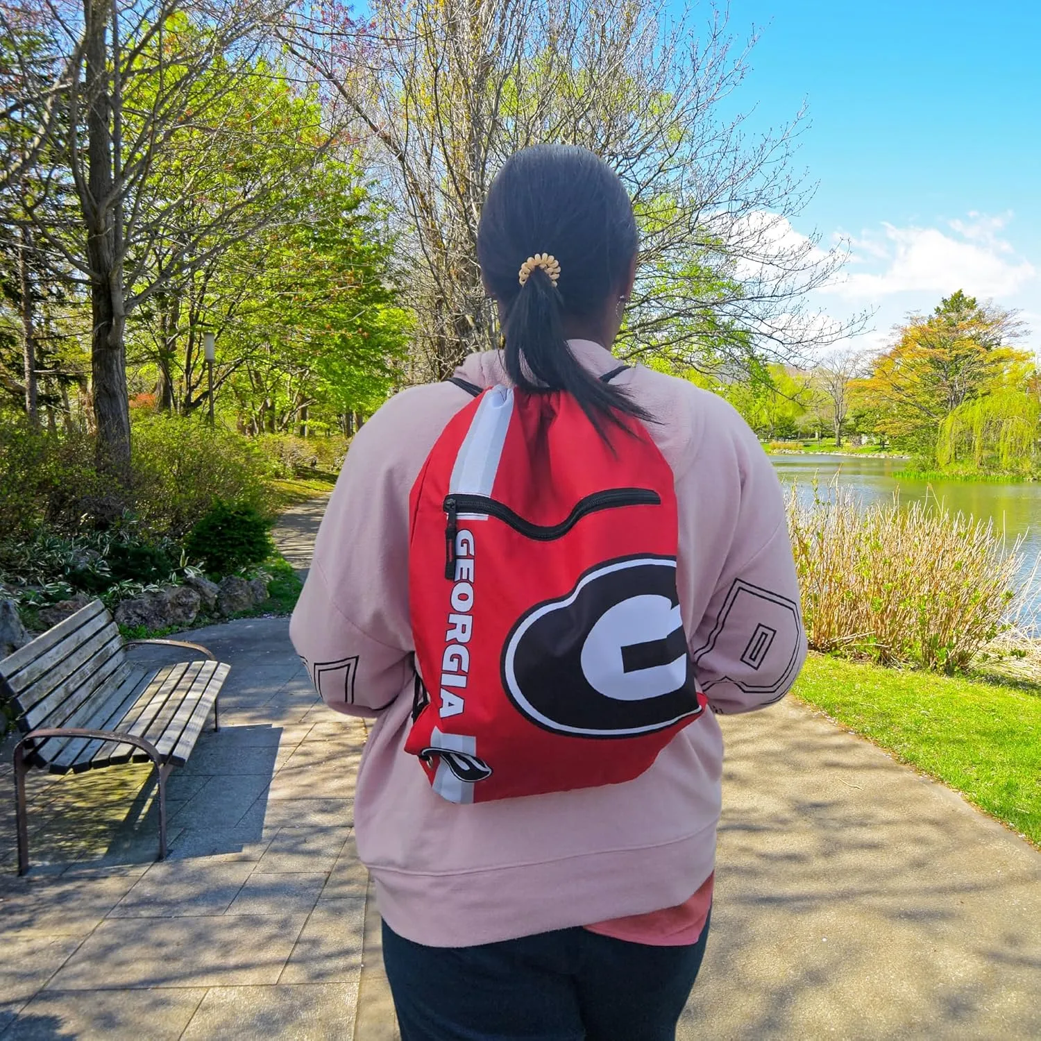 FOCO University of Georgia Big Logo Drawstring Backpack with Zippered Pocket – Limited Edition Bulldog Bag – NCAA Gear for the SEC – Show Your Spirit with Officially Licensed UGA Fan Gear