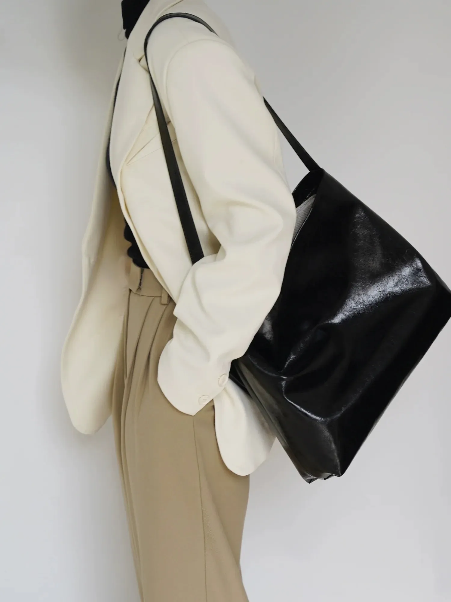 Oil-Waxed Cowhide Tote