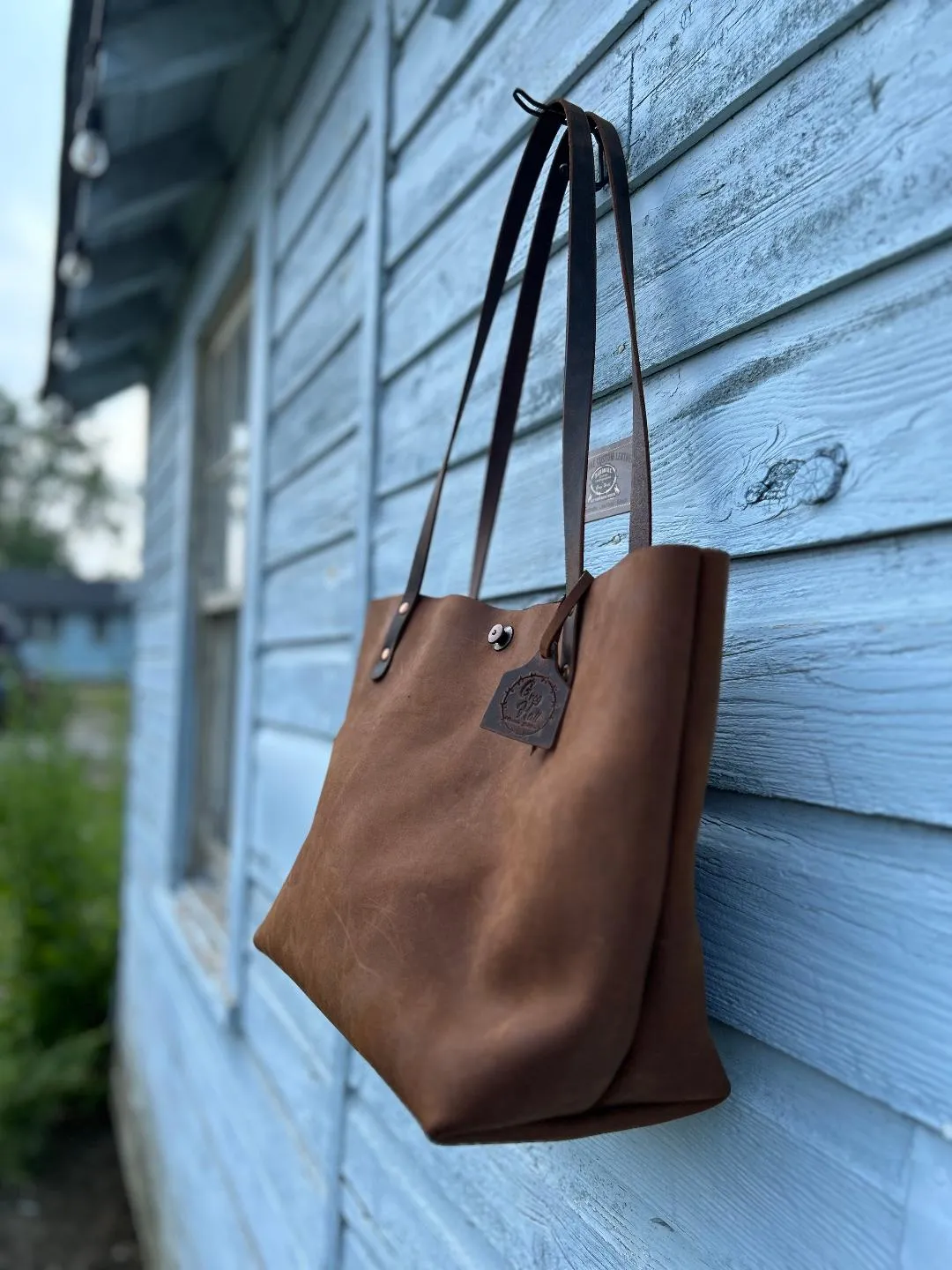 Oiled Distressed Brown