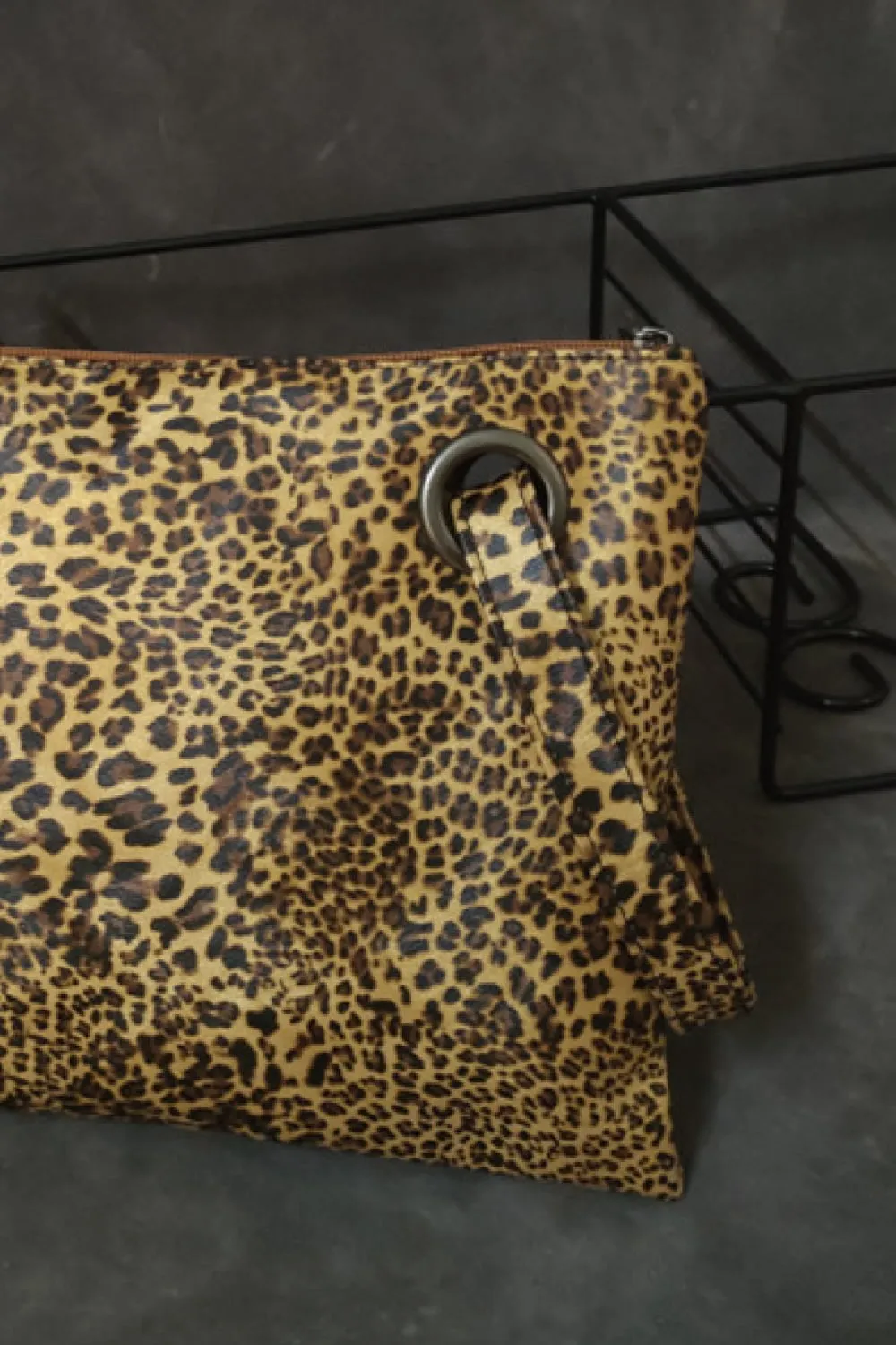 Stylish PU leather leopard clutch