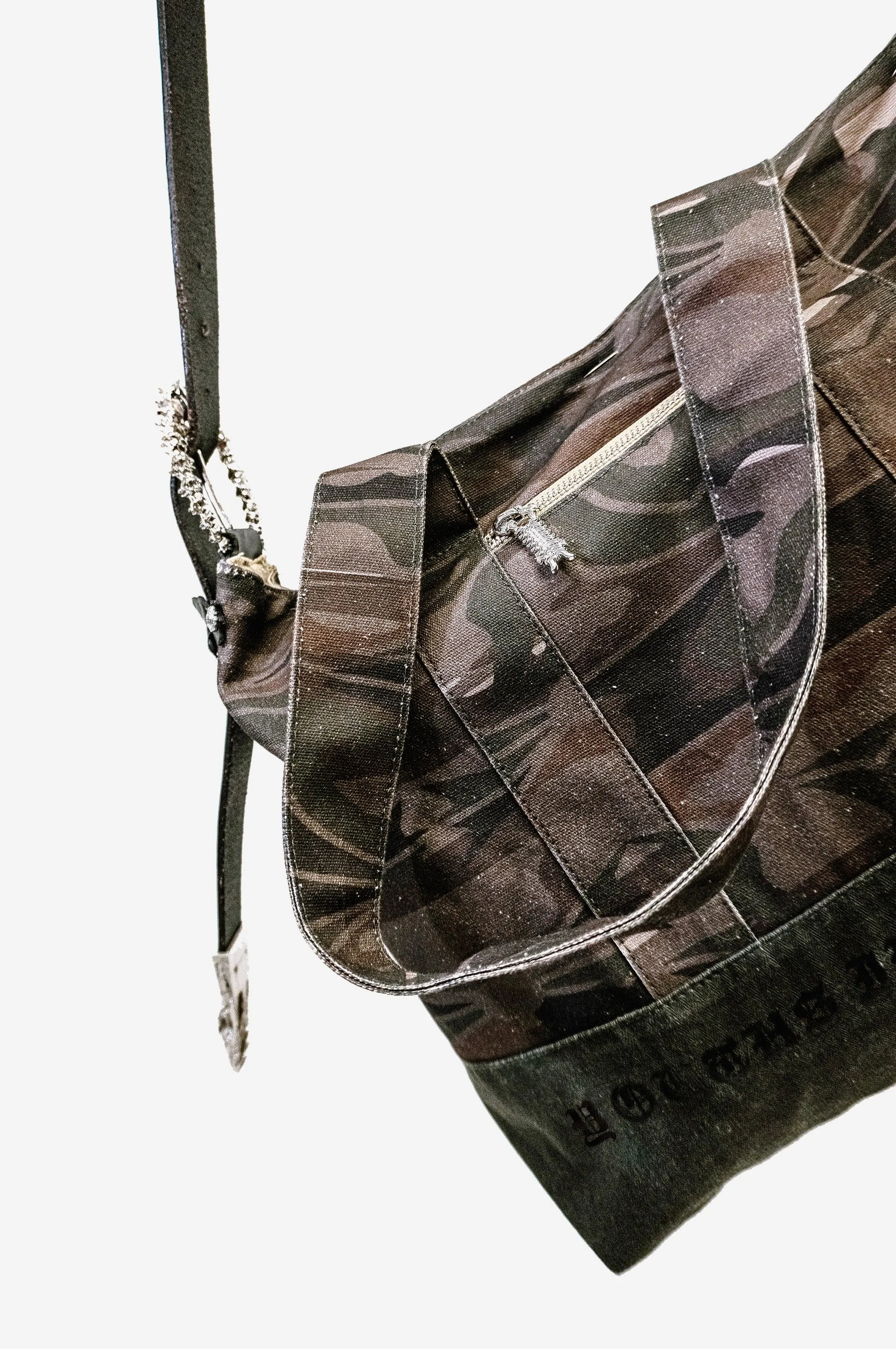 VERTEBRAE MESSENGER TOTE